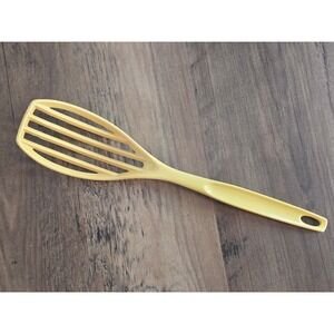Vintage Foley Yellow Nylon Slotted Spatula Turner Kitchen Utensil 11.75 Inch